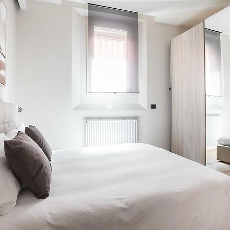 Residence Rizzoli-Suites Apartments Болонья Екстер'єр фото