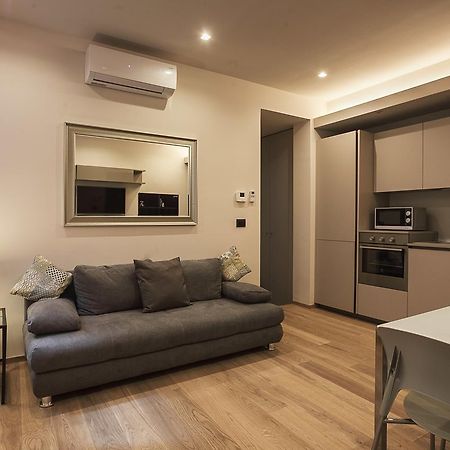 Residence Rizzoli-Suites Apartments Болонья Екстер'єр фото