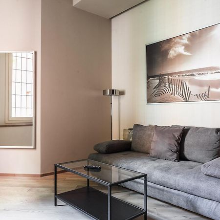 Residence Rizzoli-Suites Apartments Болонья Екстер'єр фото